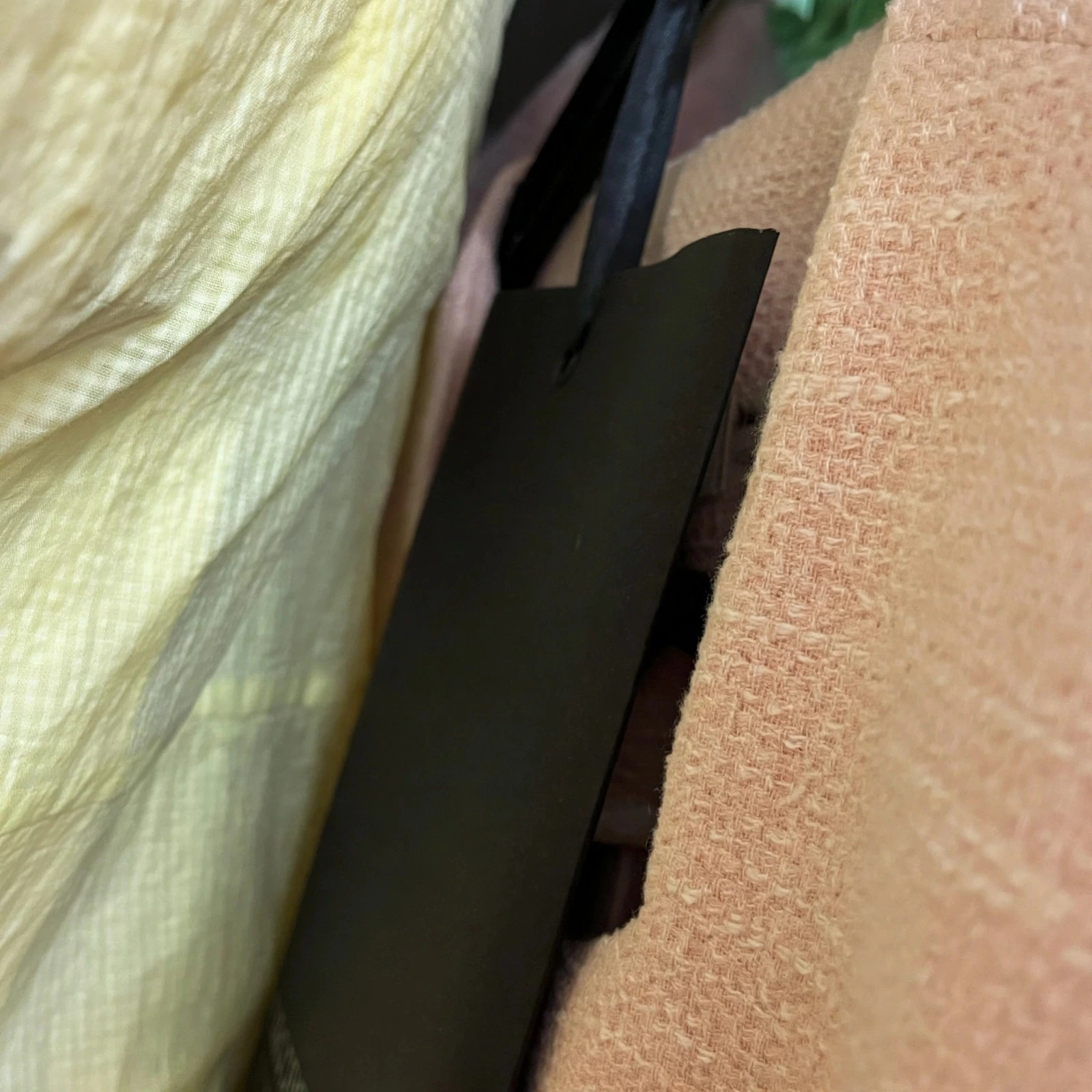 옷장·화장실 쿰쿰한 악취, 인위적인 향 대신 깔끔하게 잡는 법![불스원] 언센트 차콜 샤쉐 탈취제 15g솔직 리뷰